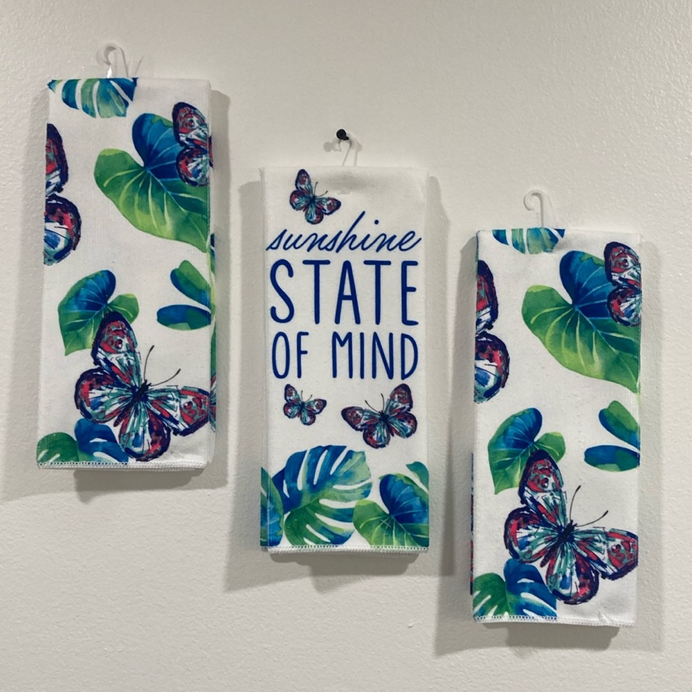 NWT- Set of 3- Butterfly 🦋/ Palm Leaf & Sunshine State Of Mind Kitchen Towels